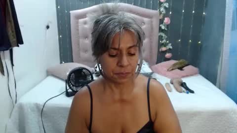 Snapshot of lalisha_96 chatting on February 16, 5:15 am lalisha online show from February 16, 5:15 am