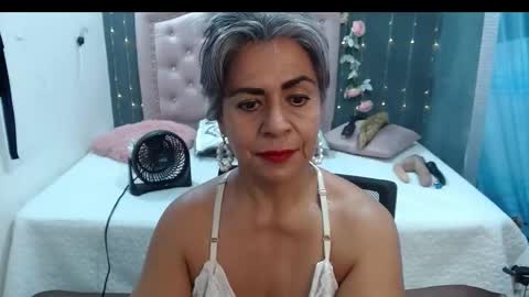 Snapshot of lalisha_96 chatting on March 2, 12:42 am lalisha online show from March 2, 12:42 am