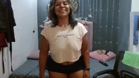 Snapshot of lalisha_96 chatting on September 16, 1:17 am lalisha online show from September 16, 1:17 am