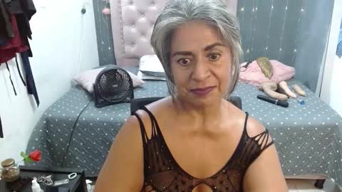 Snapshot of lalisha_96 chatting on September 24, 12:25 am lalisha online show from September 24, 12:25 am