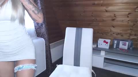 Snapshot of lamadrina006 chatting on November 17, 8:42 am LaMadrina006 online show from November 17, 8:42 am