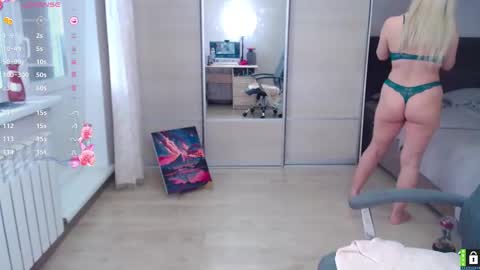 Lana online show from November 14, 7:40 am