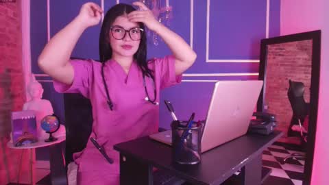 Snapshot of lana_beket_ chatting on February 24, 11:52 am Lana online show from February 24, 11:52 am