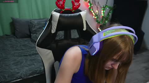 Snapshot of lana_del_kay chatting on December 8, 2:30 pm Kay online show from December 8, 2:30 pm