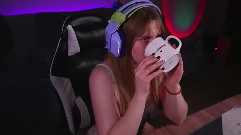 Snapshot of lana_del_kay chatting on September 29, 8:24 pm Kay online show from September 29, 8:24 pm