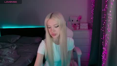 Snapshot of lana_parkerxx chatting on July 7, 7:29 pm lana_parkerxx online show from July 7, 7:29 pm