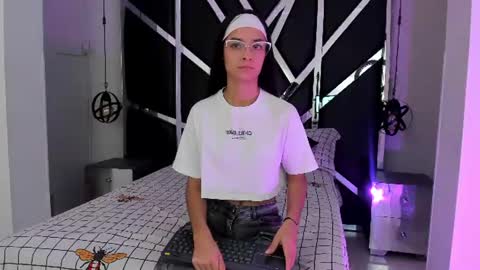 lana_rhoaades online show from June 18, 11:36 am