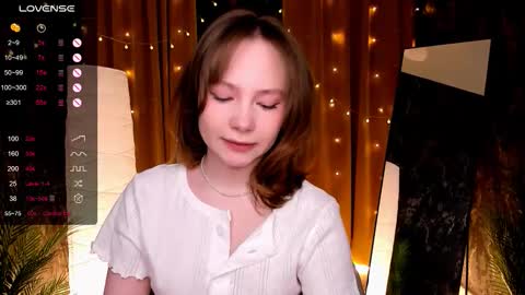 Snapshot of lanablu_ chatting on February 20, 2:30 am Lana online show from February 20, 2:30 am