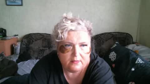 lanacat555 online show from December 2, 8:19 am