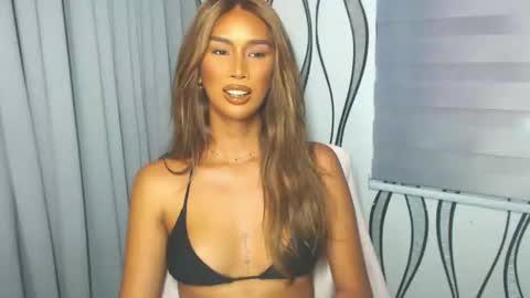 Snapshot of lanadel_hilton chatting on January 26, 3:06 am Lana online show from January 26, 3:06 am