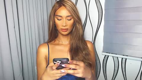 Snapshot of lanadel_hilton chatting on February 4, 1:56 am Lana online show from February 4, 1:56 am