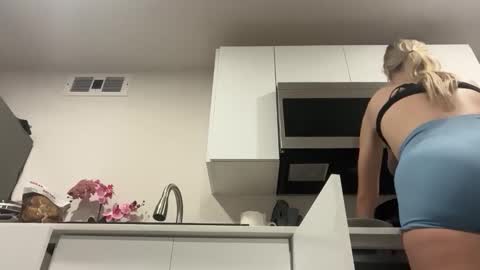 lanademira online show from February 25, 11:14 pm