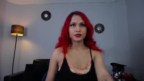 Snapshot of lanadoux_ chatting on December 1, 7:36 pm Mistress Lana online show from December 1, 7:36 pm
