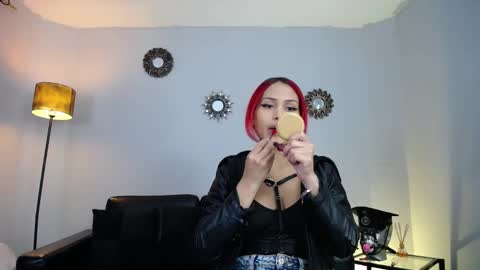 Snapshot of lanadoux_ chatting on December 8, 8:15 pm Mistress Lana online show from December 8, 8:15 pm