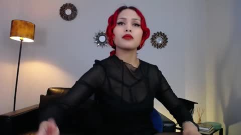 Snapshot of lanadoux_ chatting on December 14, 1:59 pm Mistress Lana online show from December 14, 1:59 pm