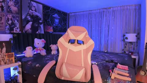 L A N A  online show from January 13, 12:19 am