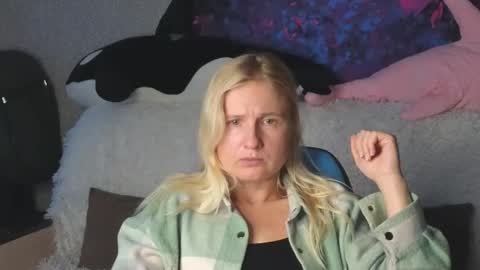 LanaviSmith online show from November 25, 6:35 am