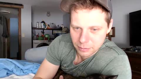 Snapshot of lancehardin chatting on February 25, 3:05 pm Lance online show from February 25, 3:05 pm