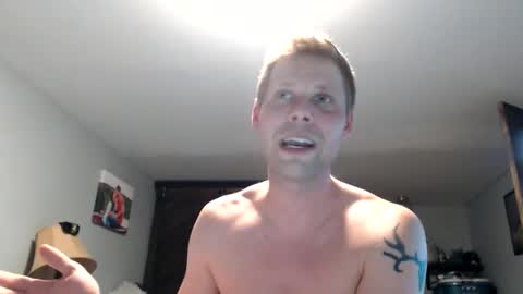 Snapshot of lancehardin chatting on May 27, 1:57 am Lance online show from May 27, 1:57 am