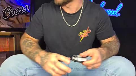 Snapshot of lancehardwood222 chatting on February 4, 1:22 am LANCE online show from February 4, 1:22 am