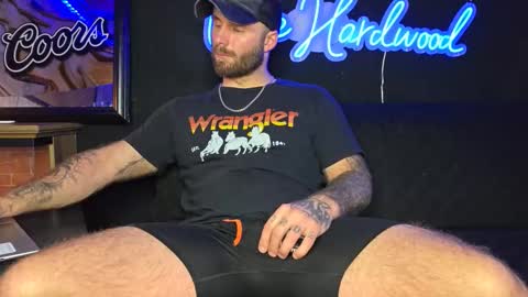 Snapshot of lancehardwood222 chatting on February 6, 1:21 am LANCE online show from February 6, 1:21 am