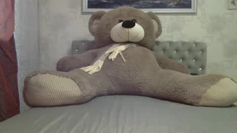 langoria online show from October 25, 1:29 pm