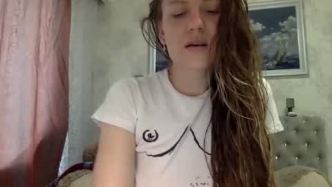 Snapshot of langoria chatting on May 6, 11:59 am langoria online show from May 6, 11:59 am