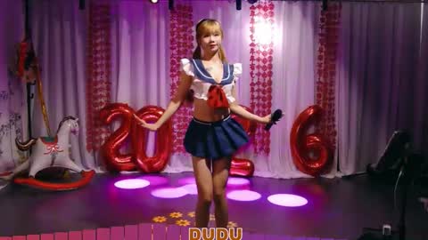Snapshot of lankwaifong_cindy chatting on February 23, 8:33 am lankwaifong_cindy online show from February 23, 8:33 am