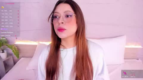 Snapshot of lanna_18_ chatting on January 7, 11:45 am Lanna online show from January 7, 11:45 am