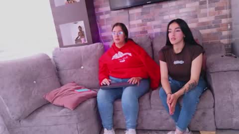 lanna_as online show from July 8, 6:45 pm