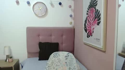 Lanna online show from November 19, 1:00 pm