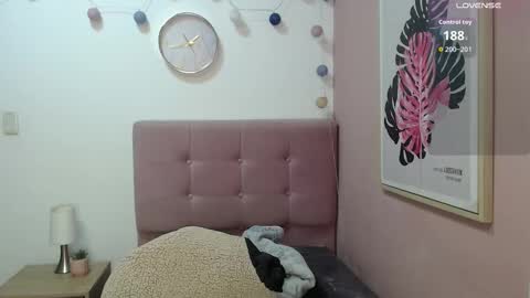 Lanna online show from November 24, 1:33 pm