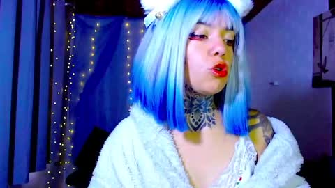 Snapshot of lannie_gonzales chatting on May 6, 12:43 pm LANNIE online show from May 6, 12:43 pm