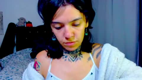 Snapshot of lannie_gonzales chatting on June 2, 1:40 am LANNIE online show from June 2, 1:40 am