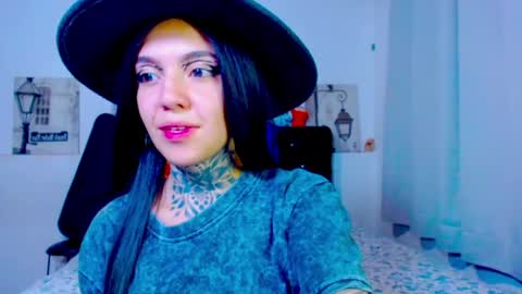 Snapshot of lannie_gonzales chatting on June 3, 11:32 pm LANNIE online show from June 3, 11:32 pm