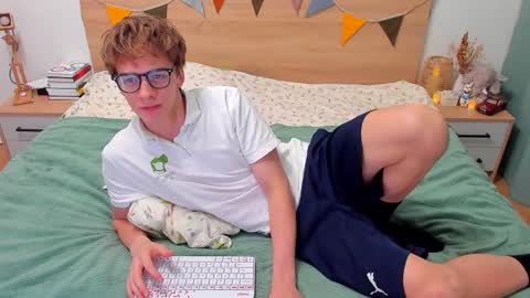 Fandi online show from October 2, 4:47 pm