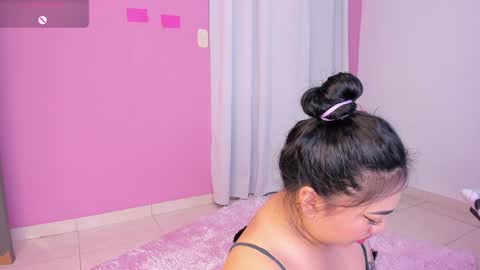 lapeligrosa_ online show from January 4, 10:05 am