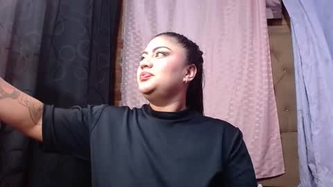 lapeligrosa_ online show from January 8, 11:21 am