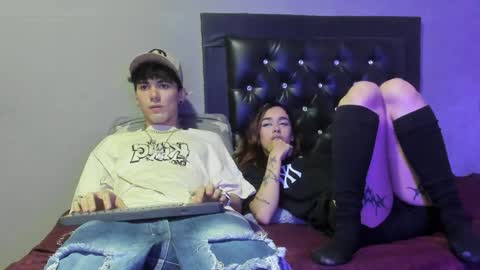 Snapshot of lara_and_caleb chatting on December 29, 4:27 am lara_and_caleb online show from December 29, 4:27 am