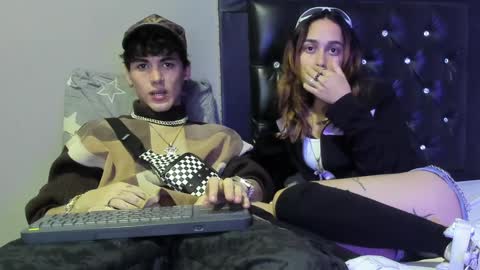 Snapshot of lara_and_caleb chatting on January 7, 4:08 am lara_and_caleb online show from January 7, 4:08 am