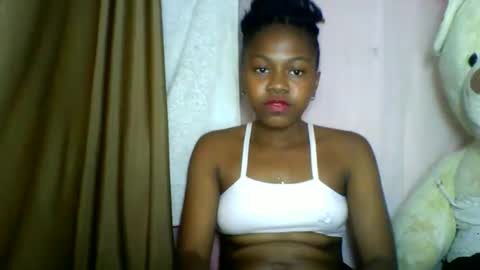 lara_belle online show from May 18, 7:20 pm