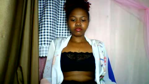 lara_belle online show from June 17, 9:49 pm