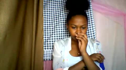 lara_belle online show from June 22, 3:25 am