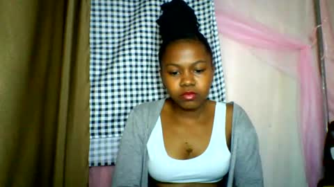 lara_belle online show from June 23, 5:05 am