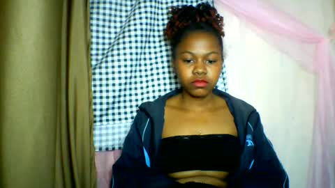 lara_belle online show from July 1, 5:20 am