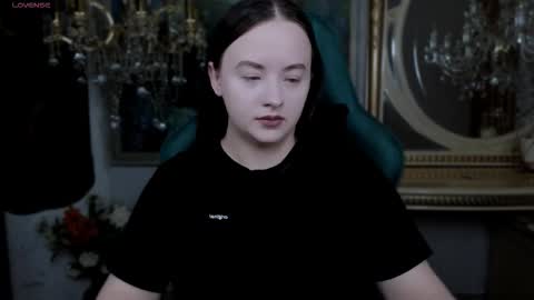 lara_benson_ online show from November 27, 10:50 am