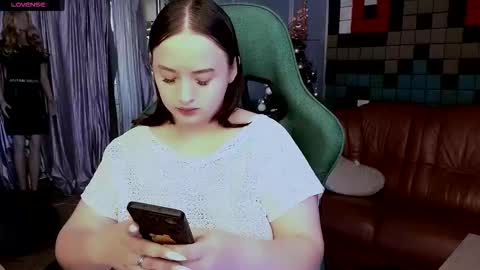 lara_benson_ online show from December 20, 10:33 am