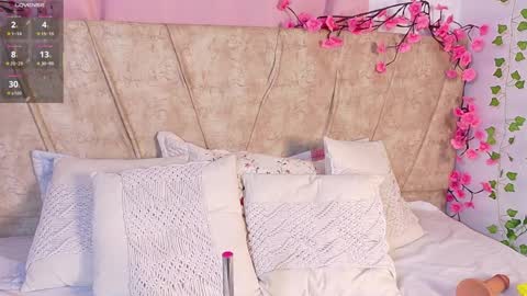 Lara Gill online show from January 13, 9:09 pm