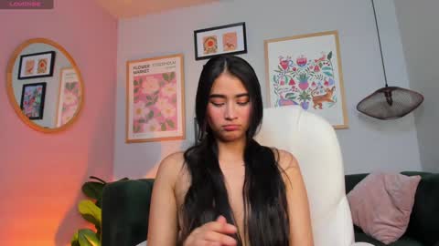 Snapshot of lara_madisson chatting on December 20, 4:09 am Lara Madisson online show from December 20, 4:09 am