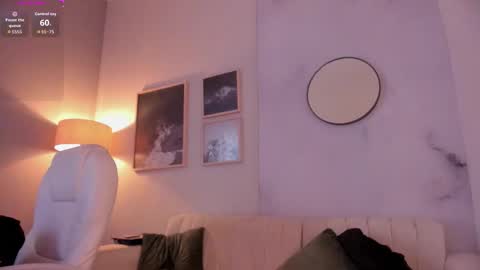 Snapshot of lara_madisson chatting on September 22, 5:42 am Lara Madisson online show from September 22, 5:42 am
